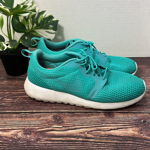 NIKE Roshe One Hyper Aqua Breeze Sneaker Shoes - Picture 1 of 5